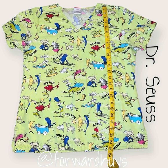 Dr. Seuss One Fish Scrub Top Size XS - Picture 10 of 11